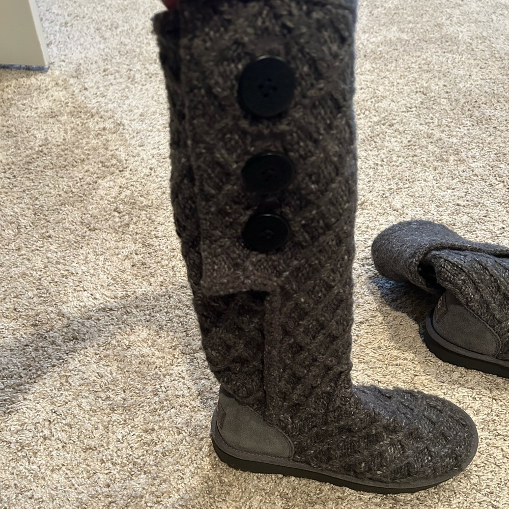 Women’s Knitted UGG boot